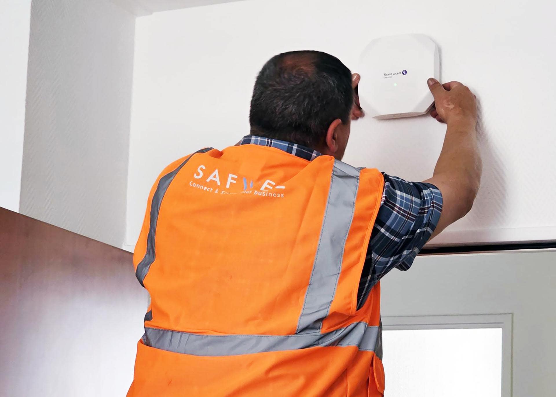 Installation de bornes wifi dans les bureaux